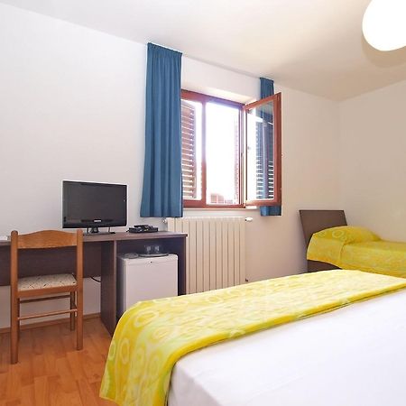 Rooms Ivica 1452 Fazana Exterior photo